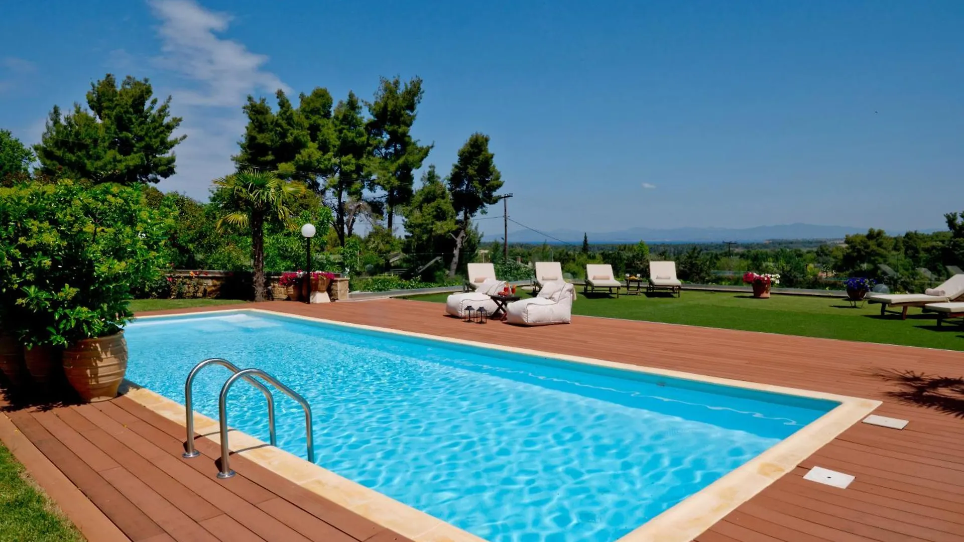 The Sani Jewels, Villa Anna
